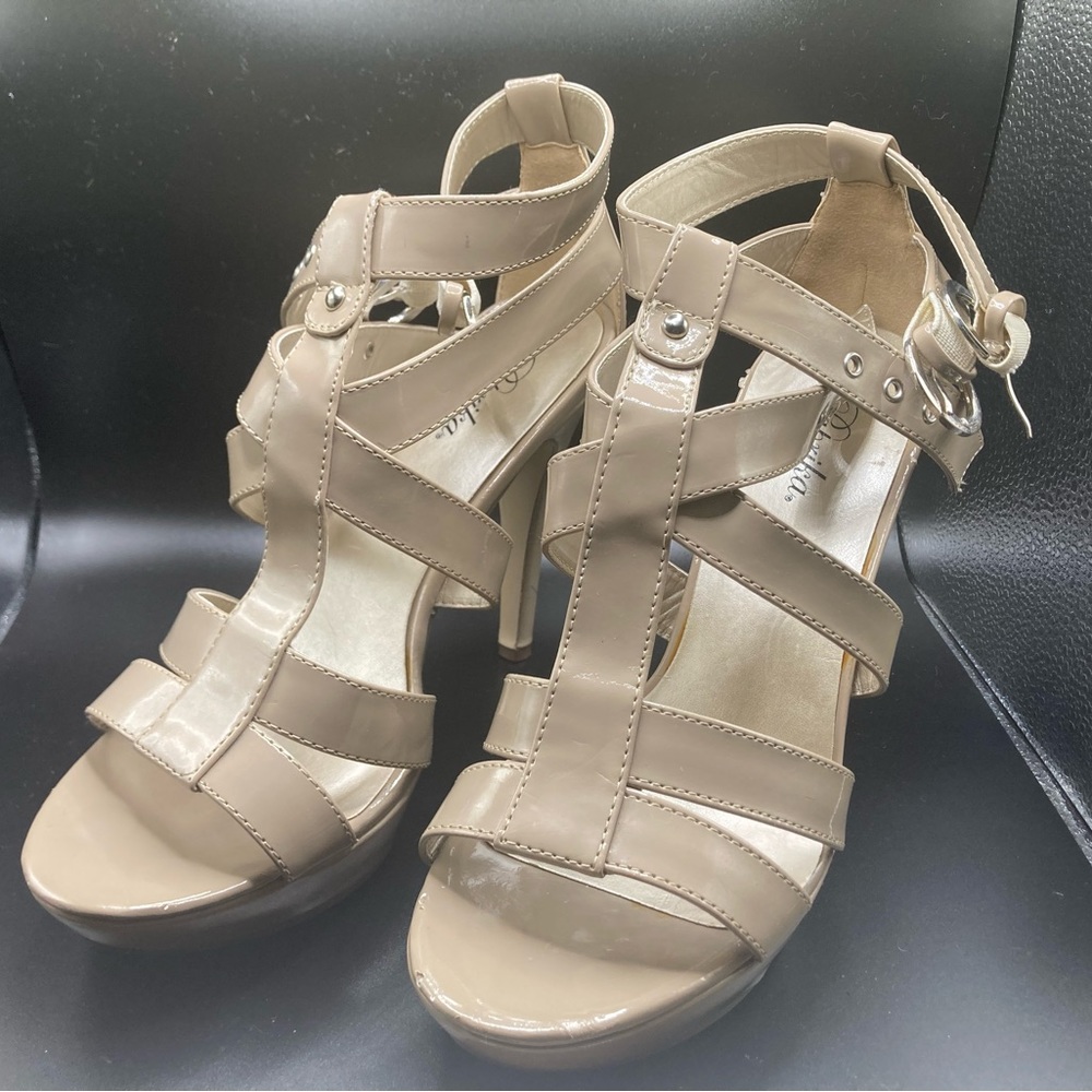 Paprika Tan size 9 open toe heels shoe with straps